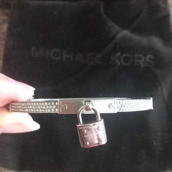 Michael Kors Cuff with lock - Picture 1 of 3